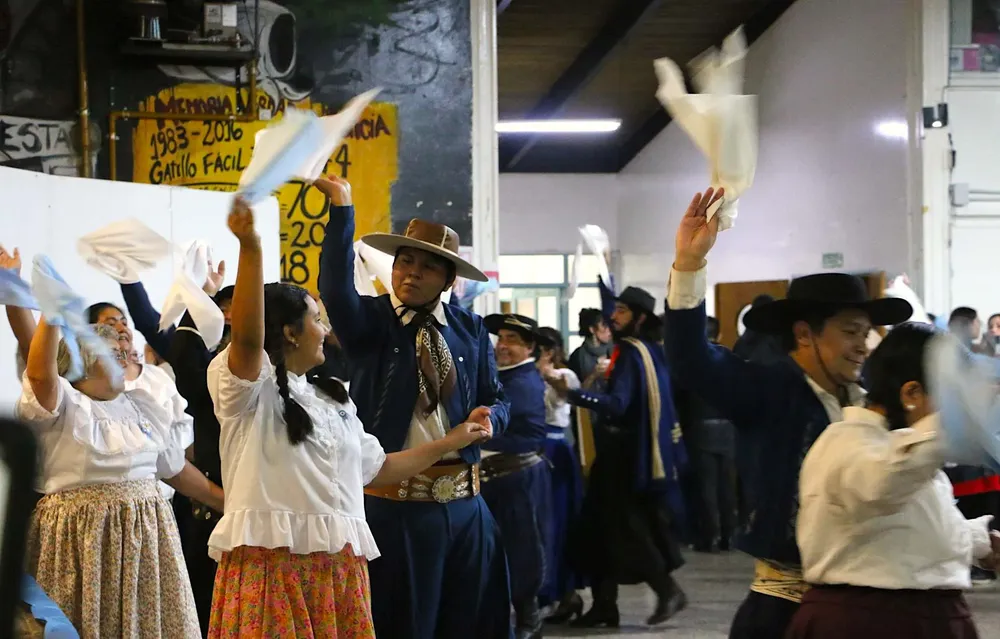 25 de mayo baile